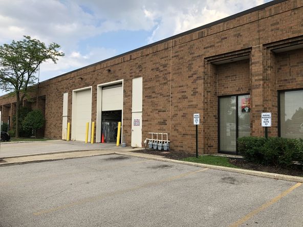 Elmhurst Metro Court: 747 Church Road, Elmhurst, IL 60126
